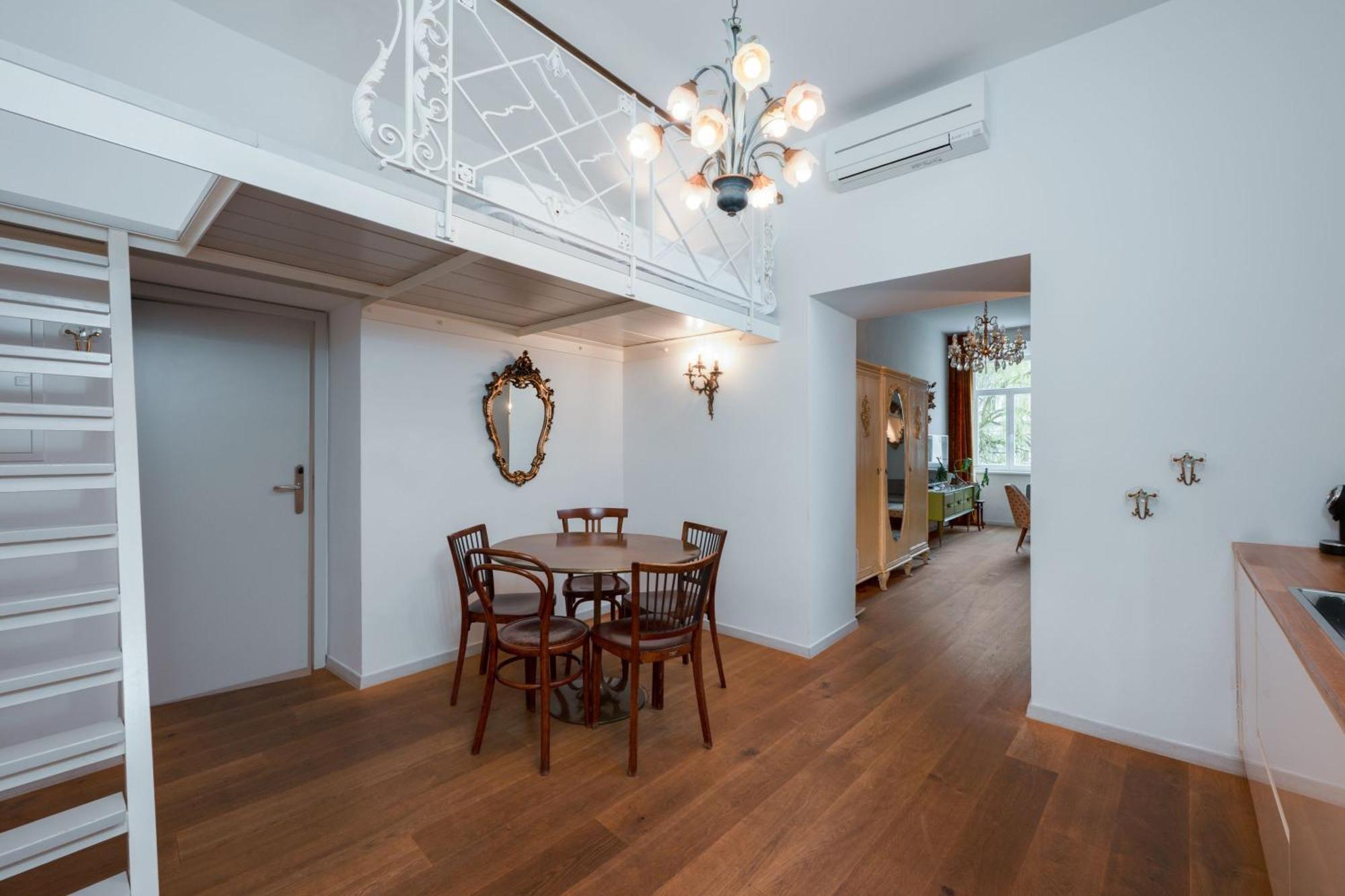 Tromostovje Apartments 류블랴나 외부 사진