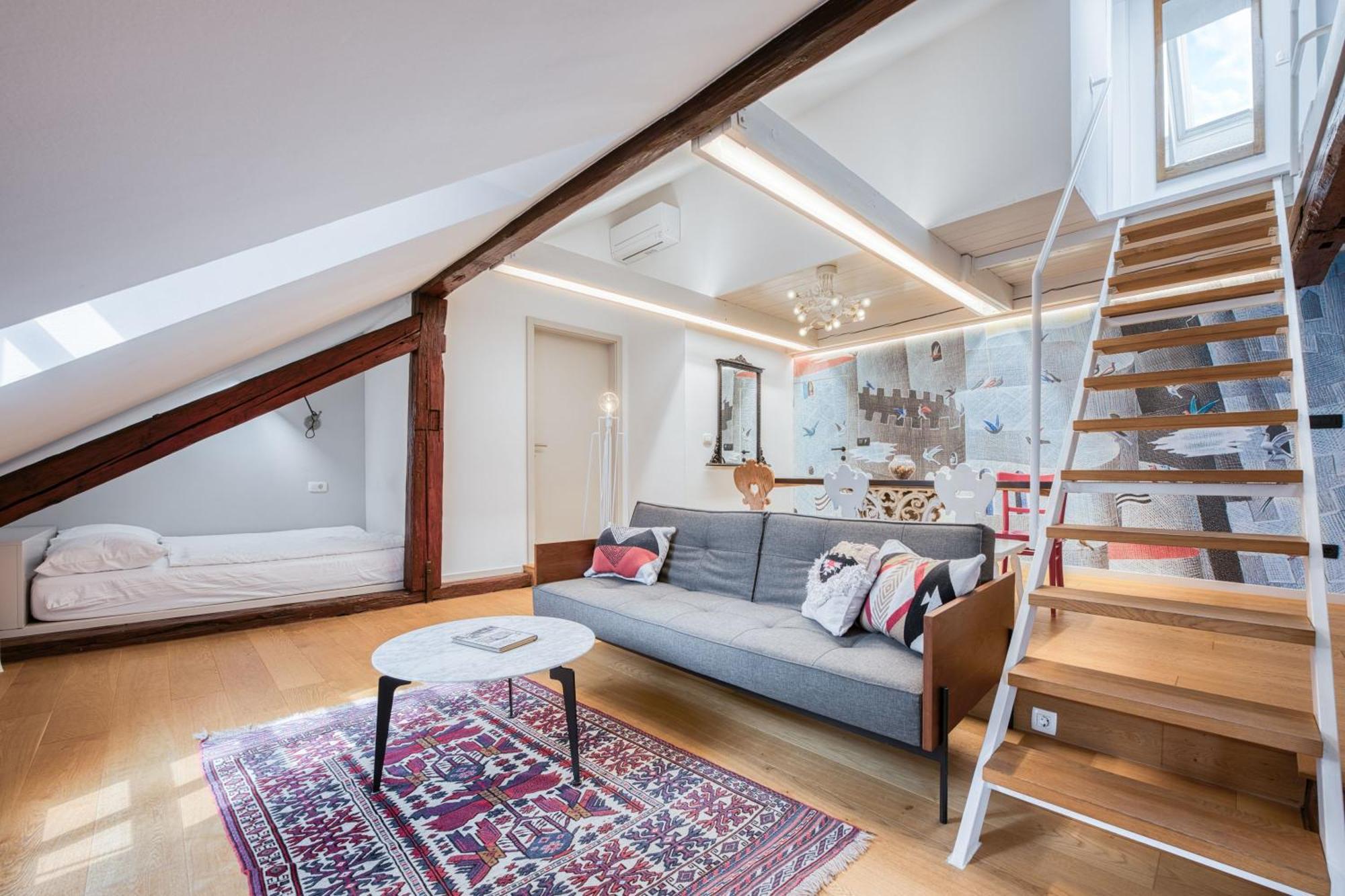 Tromostovje Apartments 류블랴나 외부 사진